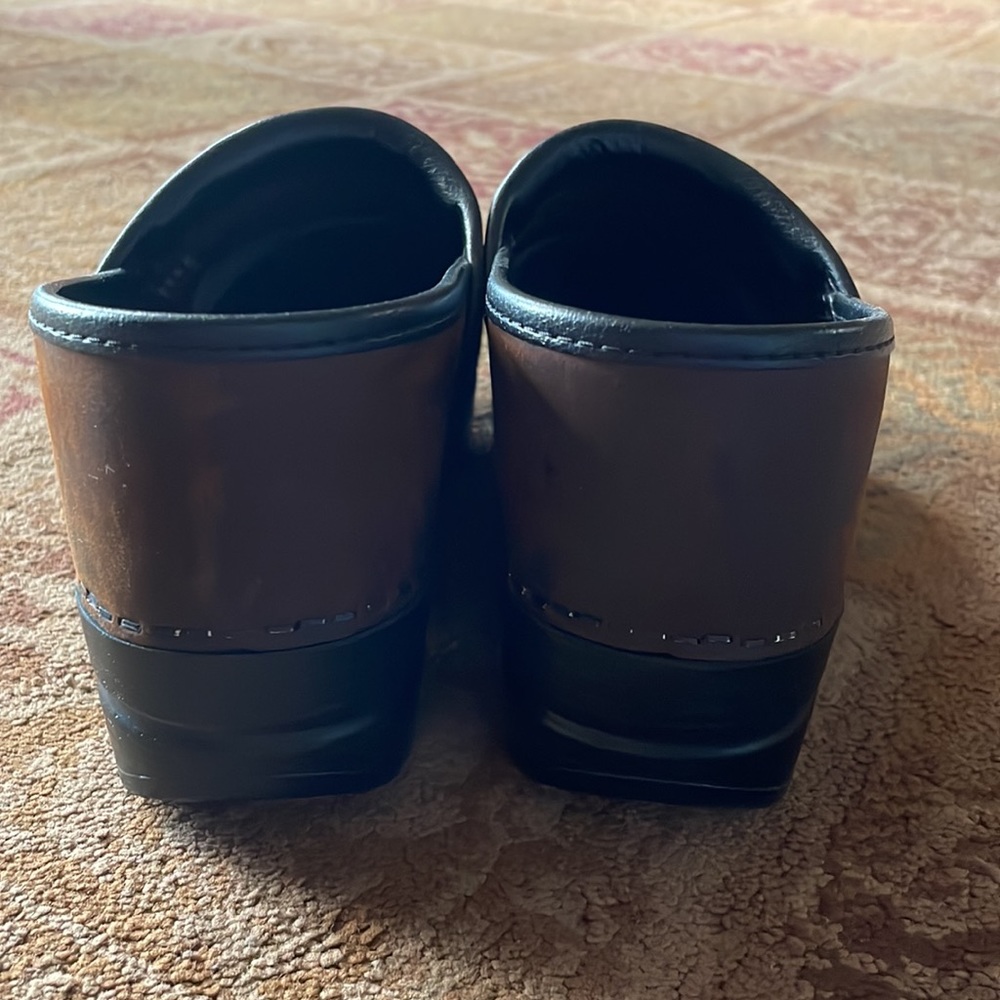 Dansko Clog. Size Eu38. Brown. - image 7